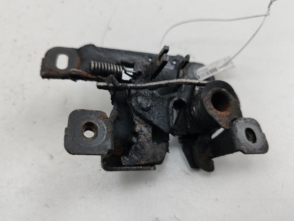 замок капота Audi A4 B5 1997, 1.8 л., бензин, МКПП, серый, универсал, 8D0820509