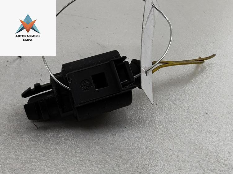 датчик температуры Audi A4 B6 2001, 2.0 л., бензин, МКПП, серый, седан, 8Z0820535 - фото №1