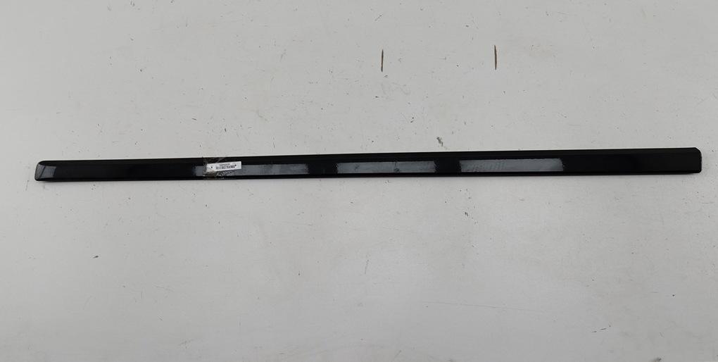 молдинг двери передней левой Audi A4 B6 2001, 2.0 л., бензин, АКПП, чёрный, универсал, 8E0853953VL