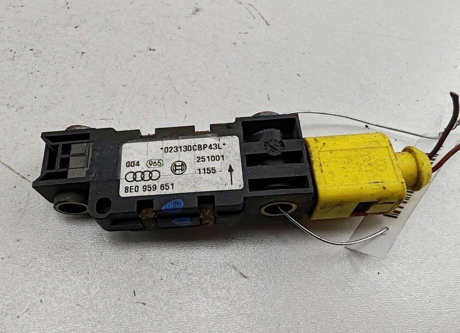 датчик AirBag Audi A4 B6 2001, 2.0 л., бензин, АКПП, чёрный, универсал, 8E0959651