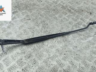 Щеткодержатель (поводок стеклоочистителя) передний Ford Focus 1 поколение [рестайлинг] 2002, 1.8 л., бензин, МКПП, синий, хетчбэк 3 дв., XS4117527