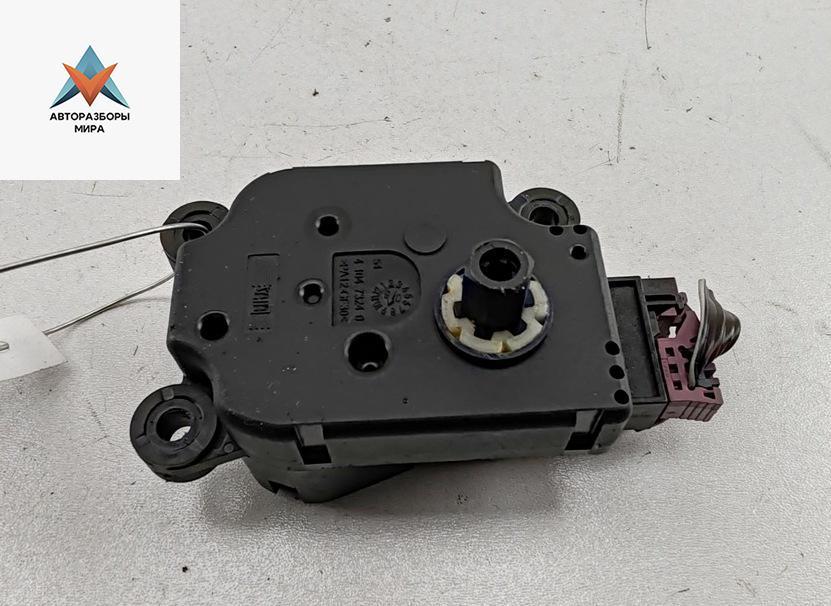 моторчик заслонки печки Mercedes-Benz CLS-Класс C219 2005, 3.5 л., бензин, АКПП, чёрный, седан, 2038201642 - фото №1