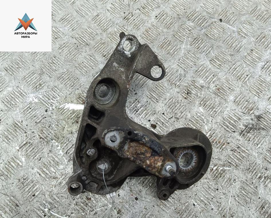 кронштейн (крепление) Audi A6 4F/C6 2007, 2.0 л., TFSI, бензин, МКПП, чёрный, седан, 4F0199351AA - фото №1