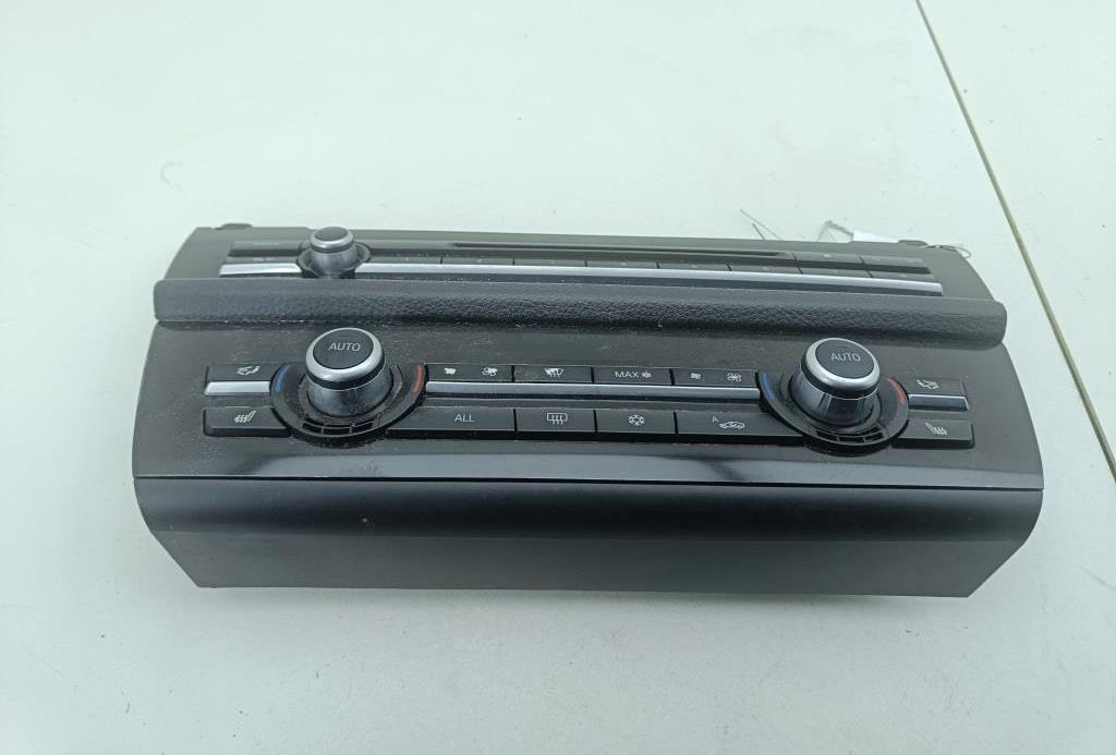 блок управления печки / климат-контроля BMW 5 F10/F11 2011, 2.0 л., дизель, МКПП, чёрный, универсал, 9249697