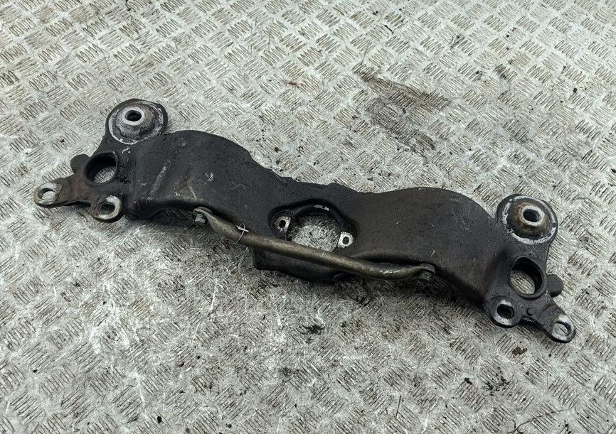 кронштейн КПП Audi A4 B6 2001, 2.0 л., бензин, АКПП, чёрный, универсал, 8E0399263S