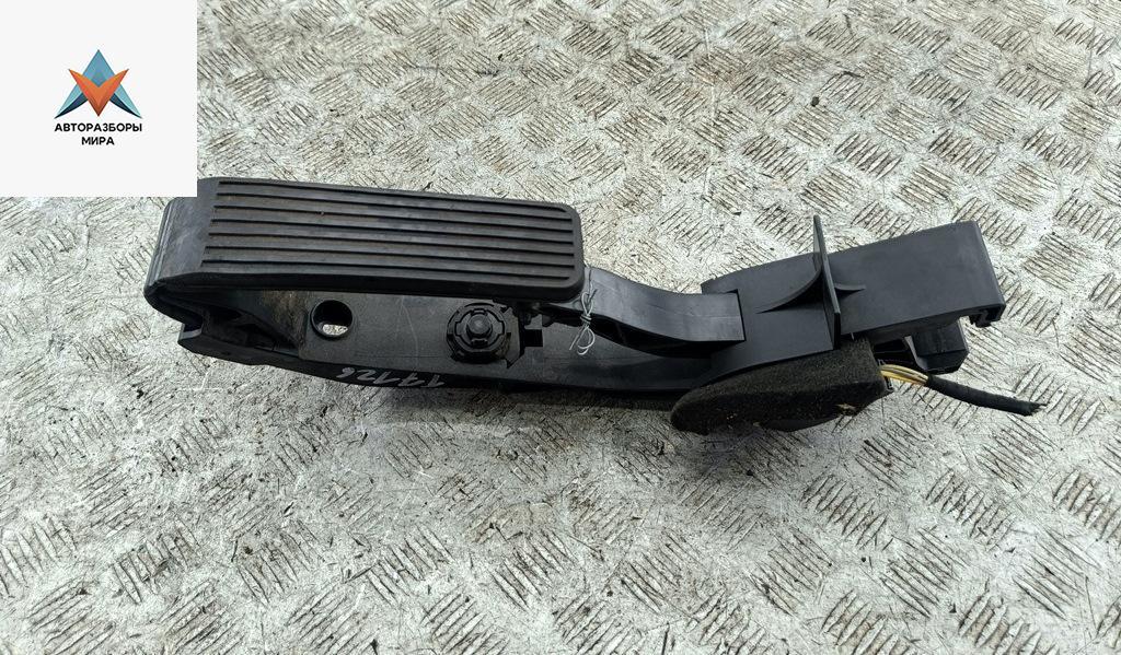 педаль Mercedes-Benz CLS-Класс C219 2005, 3.5 л., бензин, АКПП, чёрный, седан, 2115000604 - фото №1