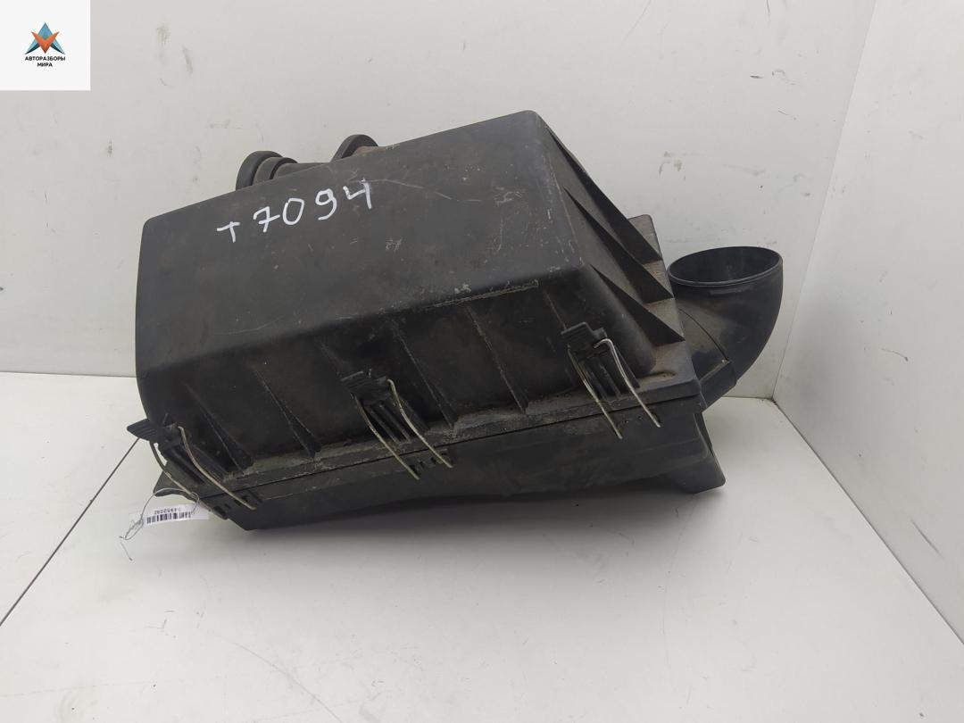 корпус воздушного фильтра Mercedes-Benz E-Класс W210/S210 1996, 2.0 л., бензин, МКПП, синий, седан - фото №1