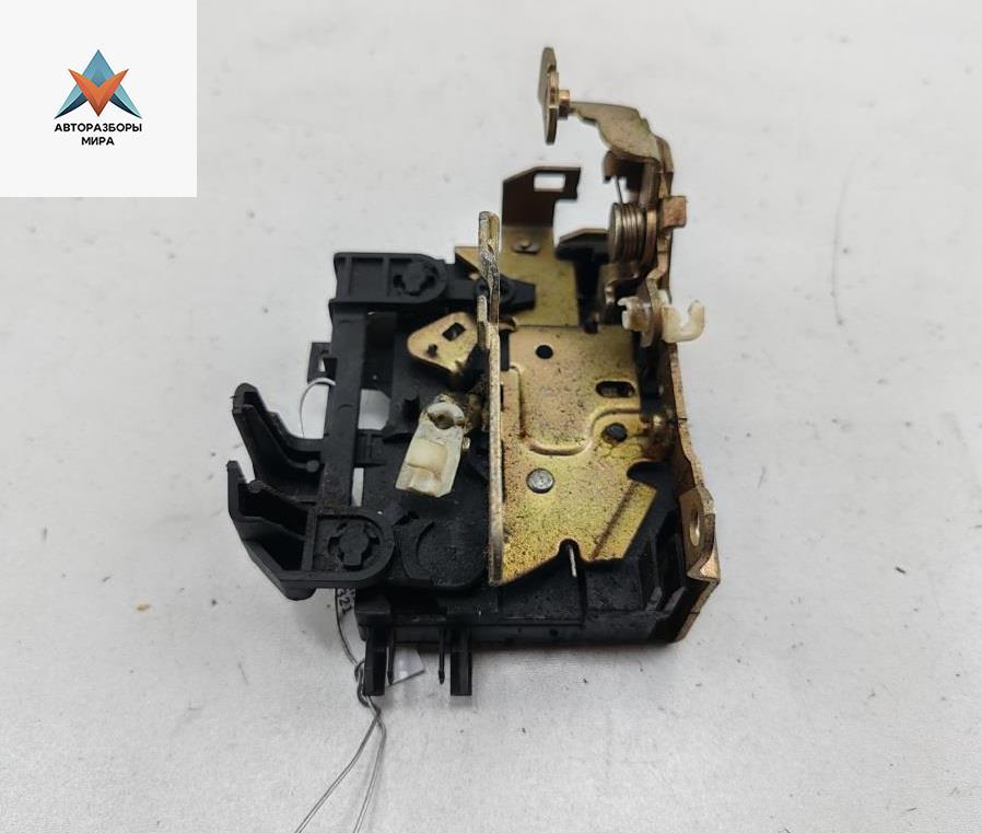 замок двери передней правой Renault Megane 1 поколение 1996, 1.6 л., бензин, МКПП, красный, хетчбэк 5 дв., 041296B - фото №1