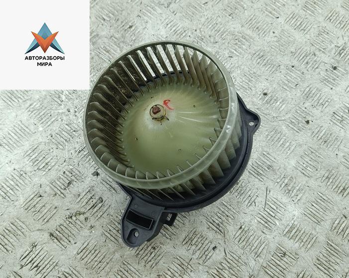 моторчик печки Audi A6 4B/C5 1999, 2.4 л., бензин, АКПП, чёрный, универсал, 4B1820021B - фото №1