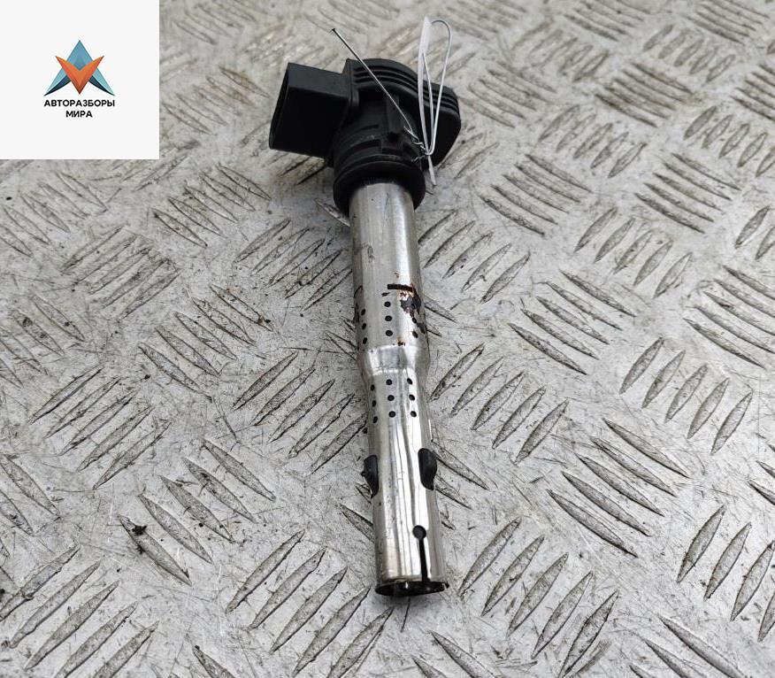 катушка зажигания Volkswagen Passat B6 2008, 1.8 л., бензин, МКПП, синий, универсал, 07K905715D - фото №1