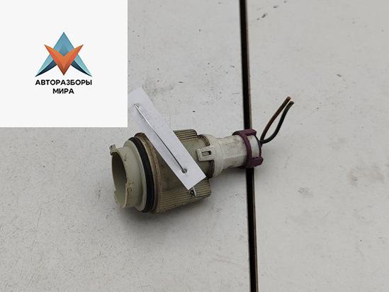 Патрон лампы указателя поворота Volkswagen Passat B5 1997, 1.6 л., бензин, МКПП, зелёный, седан, 3B0953123 - фото №1