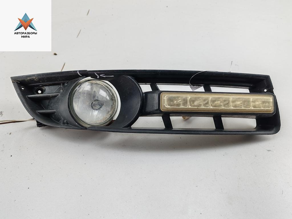 фара противотуманная правая Volkswagen Passat B6 2007, 2.0 л., дизель, АКПП, синий, универсал - фото №1
