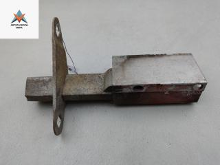 кронштейн заднего бампера Audi A4 B5 [рестайлинг] 1998, 1.6 л., бензин, МКПП, красный, седан, 8D0807331C