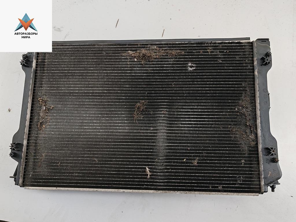 радиатор охлаждения Audi A6 4F/C6 2007, 2.0 л., TFSI, бензин, МКПП, чёрный, седан, 4F0121251 - фото №1