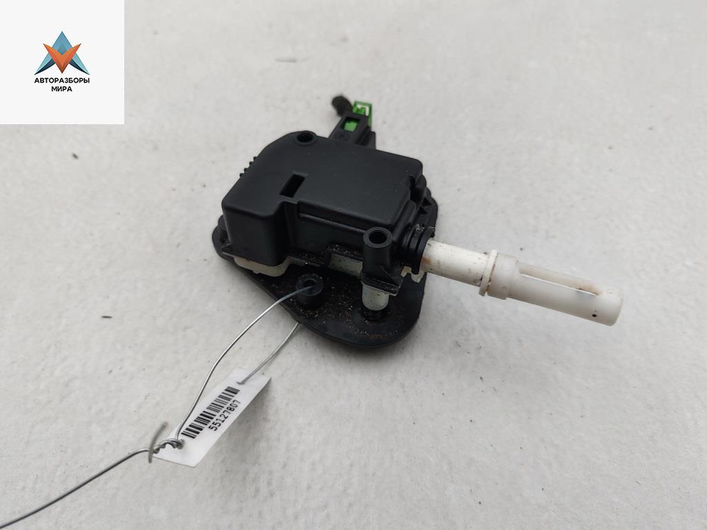 активатор замка багажника Audi A4 B6 2001, 2.0 л., бензин, АКПП, чёрный, универсал, 8E9827833 - фото №1