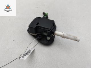 активатор замка багажника Audi A4 B6 2001, 2.0 л., бензин, АКПП, чёрный, универсал, 8E9827833