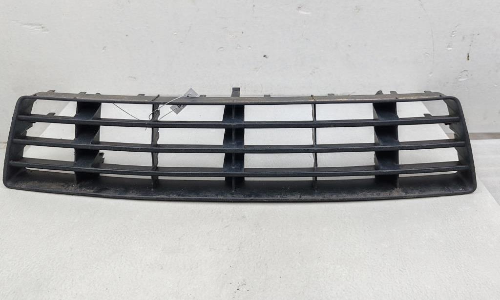 заглушка (решетка) в бампер Audi A6 C5 1998, 2.4 л., бензин, АКПП, серый, седан, 4B0807681