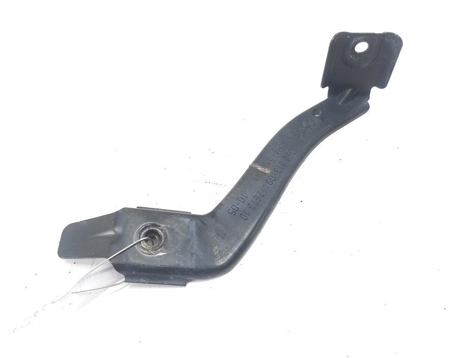 кронштейн (крепление) BMW 5 серия E60/E61 2005, 2.5 л., дизель, АКПП, серый, универсал, 51647060813, 7060813 - фото №1