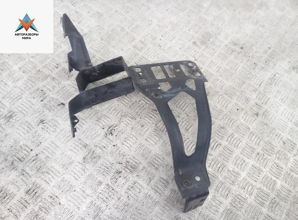 Рамка радиатора BMW 5 серия E60/E61 2005, 2.5 л., дизель, АКПП, серый, универсал, 51647033741 - фото №1