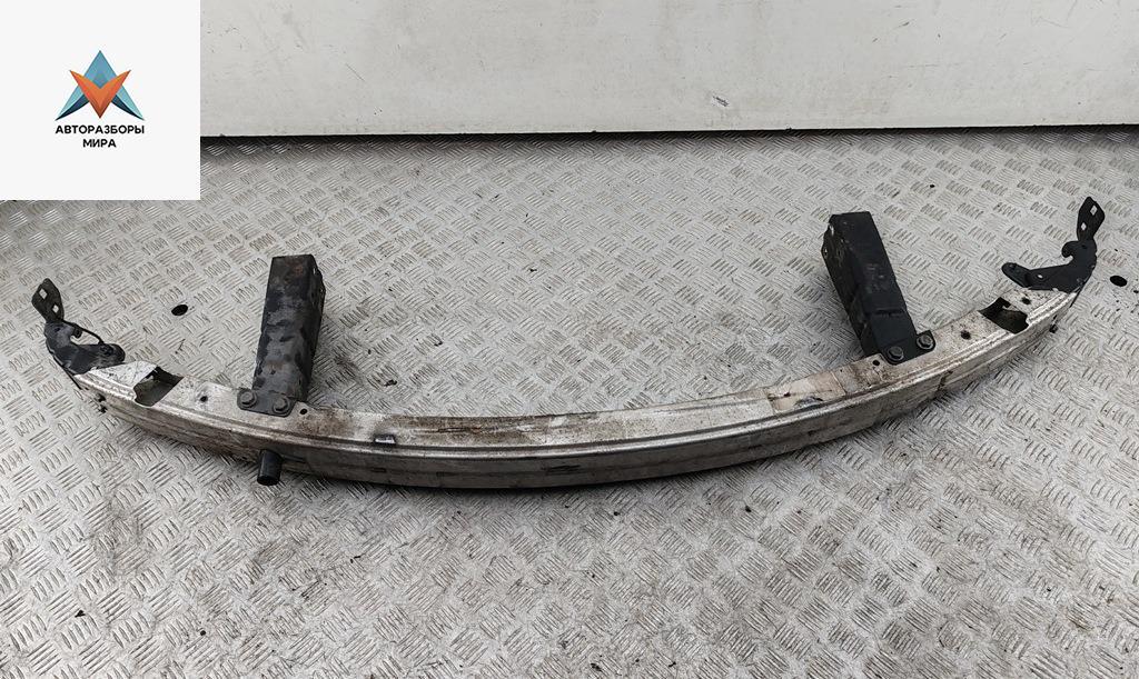 усилитель бампера переднего Mercedes-Benz CLS-Класс C219 2005, 3.5 л., бензин, АКПП, чёрный, седан - фото №1