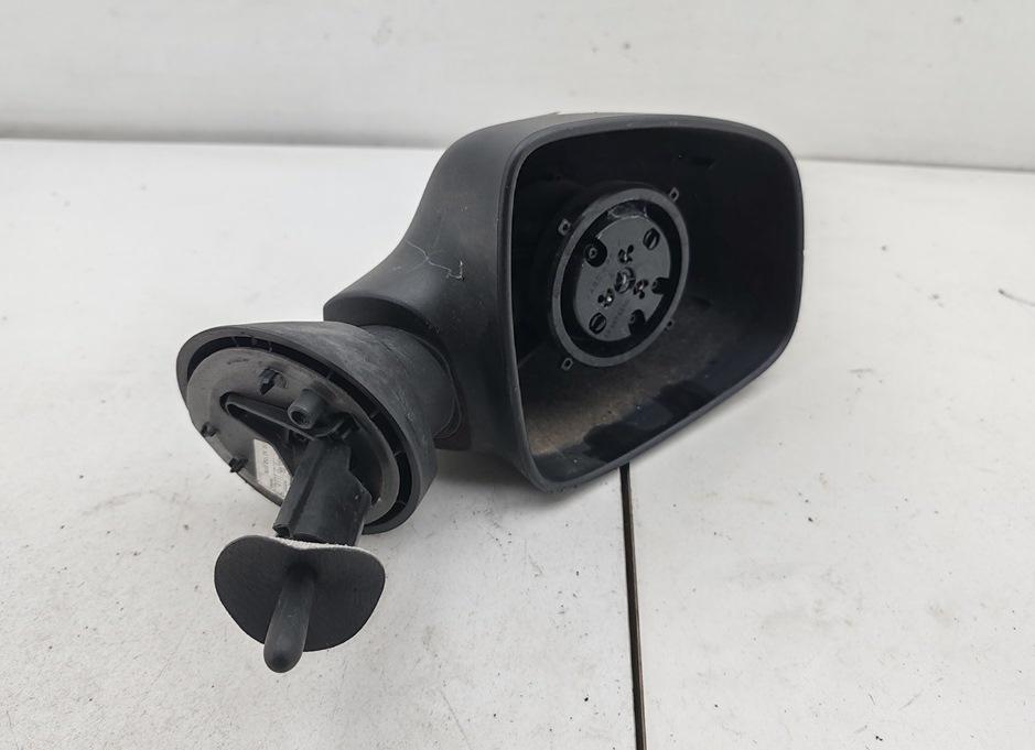 зеркало правое Dacia (Renault) Sandero I 2010, 1.4 л., бензин, МКПП, красный, хетчбэк 5 дв., 963015207