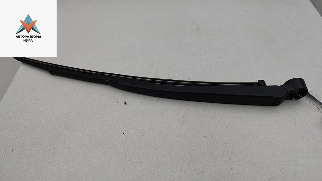 Щеткодержатель (поводок стеклоочистителя) задний BMW 5 серия E39 1997, 2.5 л., бензин, МКПП, серый, универсал - фото №1