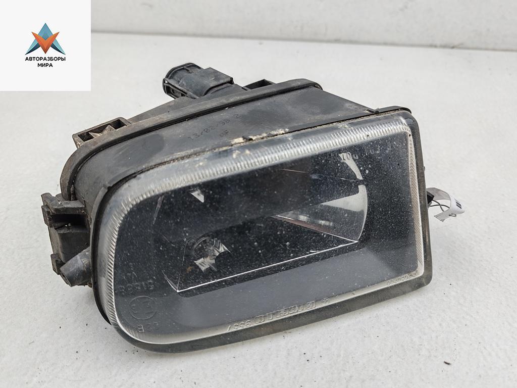 фара противотуманная левая BMW 5 серия E39 1997, 2.5 л., бензин, МКПП, серый, универсал, 8360575 - фото №1