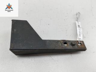 кронштейн переднего бампера BMW 3 серия E36 1994, 1.6 л., бензин, МКПП, красный, хетчбэк 3 дв., 1977108