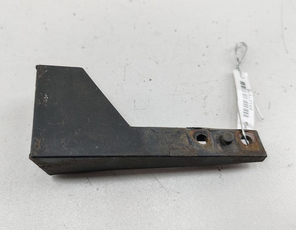 кронштейн переднего бампера BMW 3 E36 1994, 1.6 л., бензин, МКПП, красный, хетчбэк 3 дв., 1977108 - фото №1