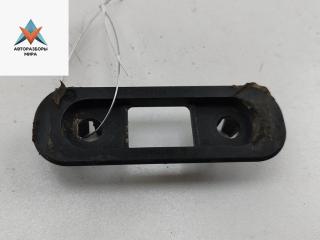 кронштейн заднего бампера Volkswagen Transporter T4 1995, 2.4 л., дизель, МКПП, белый, микроавтобус, 701807193