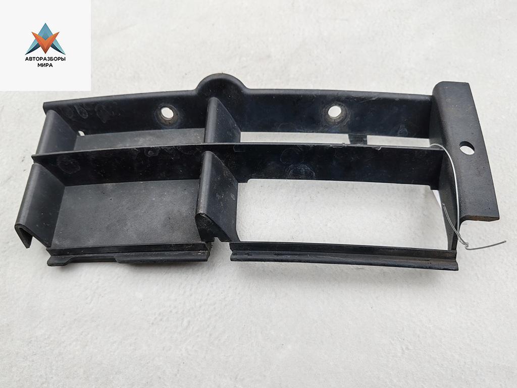 заглушка (решетка) в бампер BMW 5 серия E39 1997, 2.0 л., бензин, МКПП, синий, седан, 8235674 - фото №1