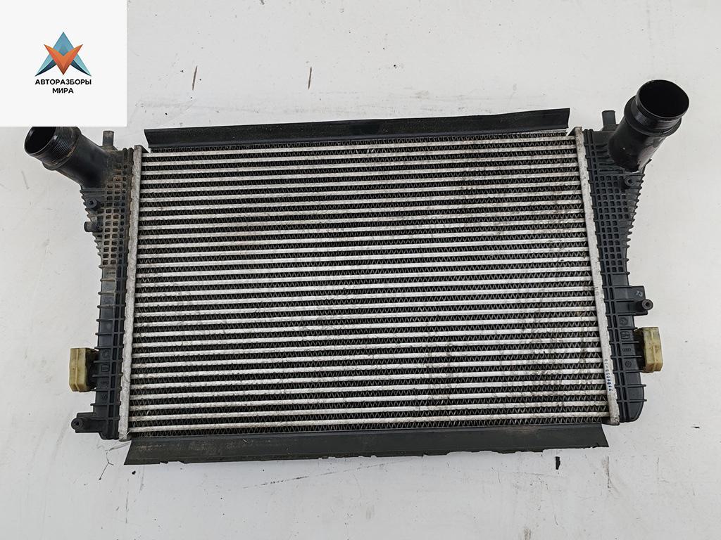 радиатор интеркулера Volkswagen Passat B6 2009, 2.0 л., дизель, МКПП, синий, универсал, 3C0145805AD - фото №1