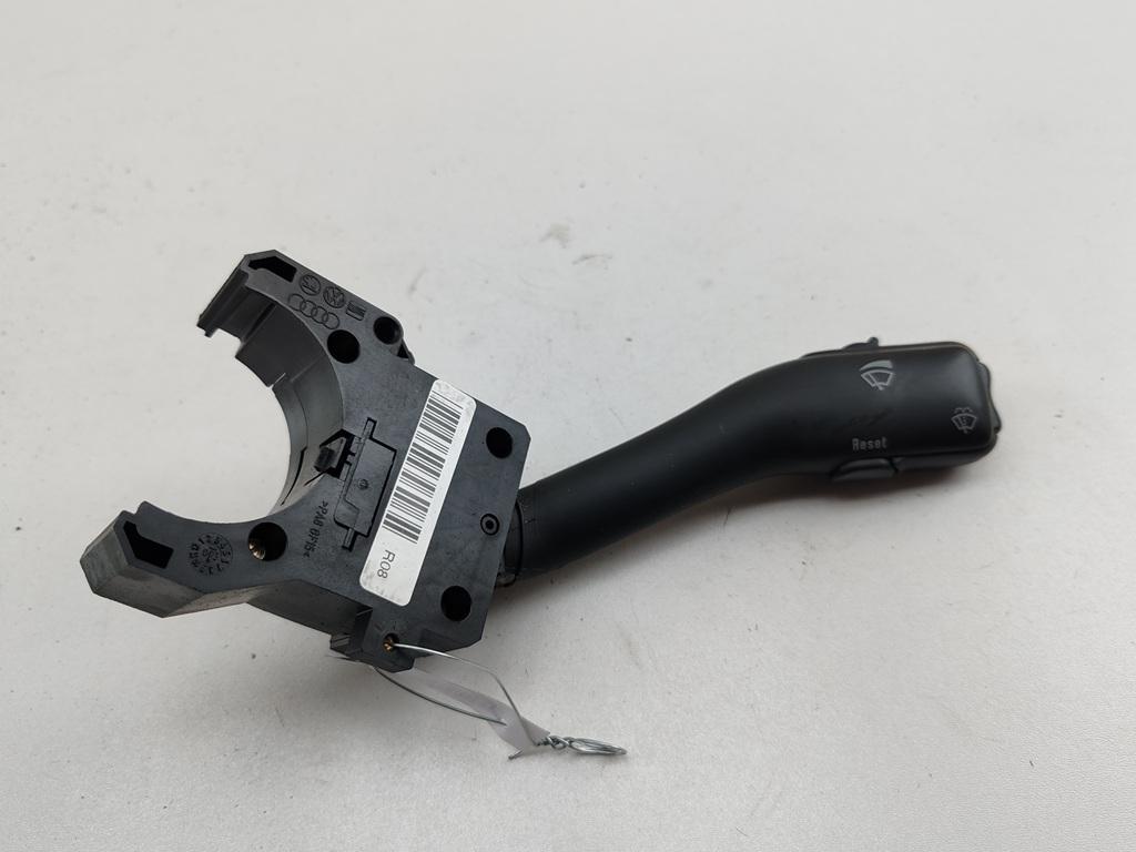 переключатель дворников Volkswagen Passat B5+ (GP) 2004, 1.9 л., дизель, МКПП, серый, седан, 4B0953503
