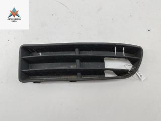 заглушка (решетка) в бампер Volkswagen Bora 1 поколение 2000, 1.6 л., бензин, МКПП, красный, седан