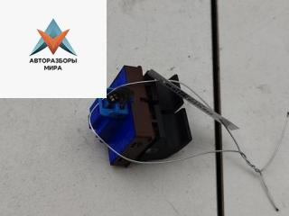 кнопка открытия багажника Volkswagen Passat B6 2007, 2.0 л., дизель, АКПП, синий, универсал, 3C0959903B