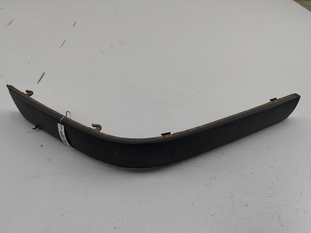 молдинг переднего бампера BMW 3 E36 1994, 1.6 л., бензин, МКПП, красный, хетчбэк 3 дв., 8146318