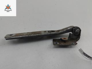 петля капота левая Audi A6 4A/C4 1996, серый, седан, 4A0823301F