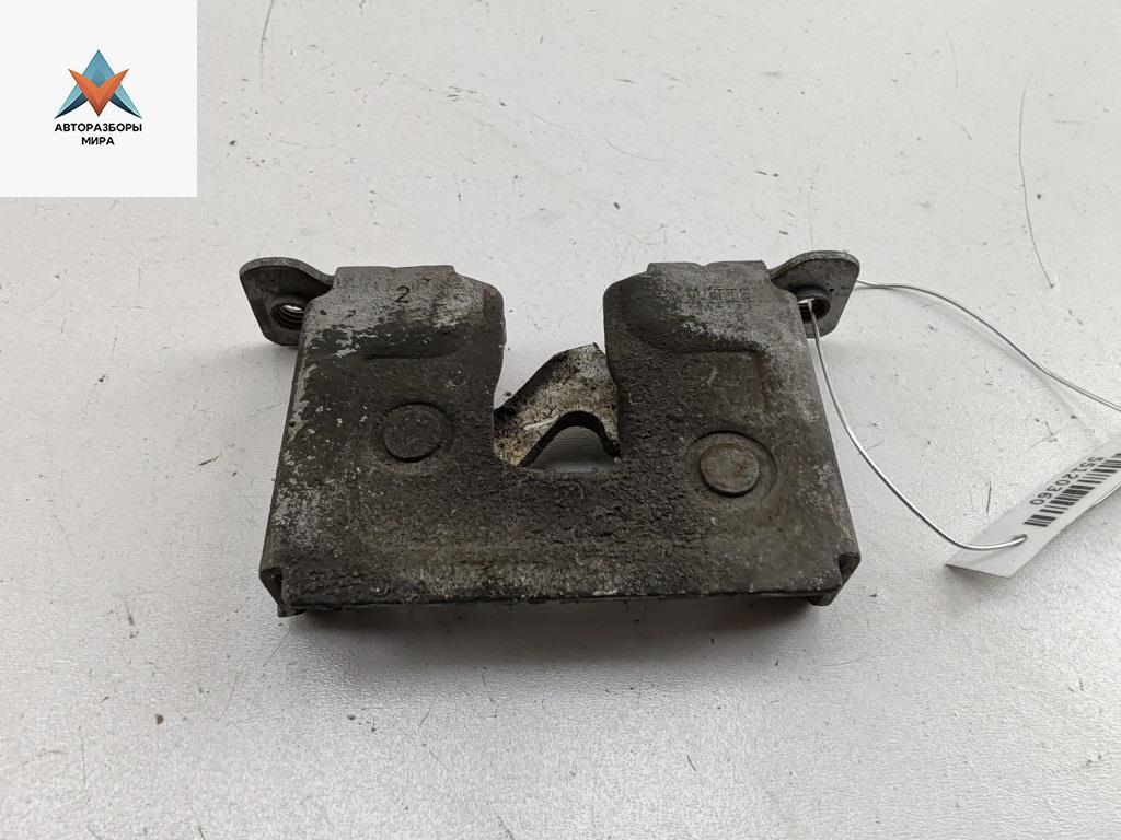 замок капота BMW 5 серия E60/E61 2005, 2.5 л., дизель, МКПП, серый, универсал - фото №1