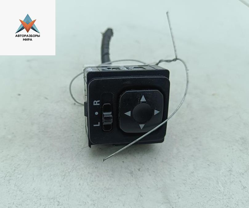 джойстик регулировки зеркал Mitsubishi Outlander 1 поколение 2006, 2.0 л., бензин, МКПП, чёрный, внедорожник 5 дв., 183570 - фото №1