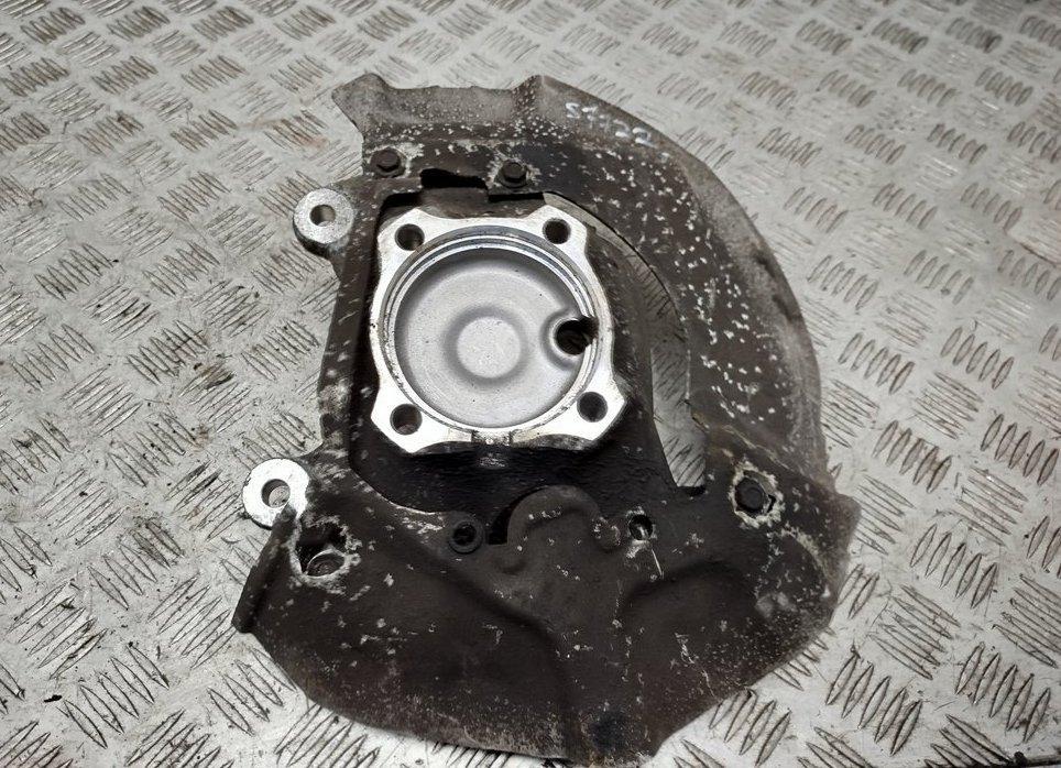 Кулак (корпус ступицы) передний правый BMW 5 E60/E61 2005, 2.5 л., дизель, АКПП, серый, универсал, 6760954