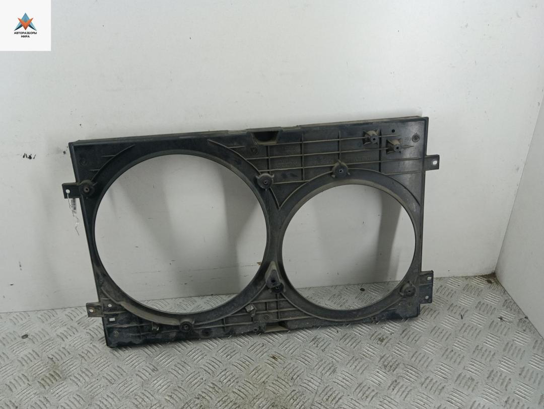 диффузор вентилятора Volkswagen Golf 4 поколение 1999, 1.6 л., бензин, МКПП, чёрный, хетчбэк 3 дв., 1J0121205B - фото №1