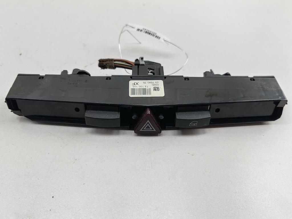 кнопка аварийной сигнализации Opel Astra H 2005, 1.6 л., бензин, МКПП, чёрный, хетчбэк 3 дв., 13100105
