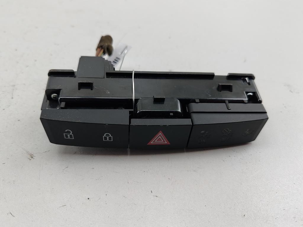 кнопка аварийной сигнализации Opel Astra J 2012, 2.0 л., дизель, МКПП, синий, универсал, 13285122