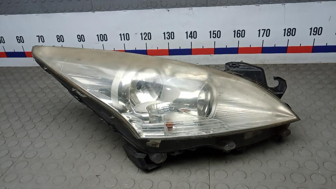 фара правая Peugeot 3008 1 поколение 2011, 1.6 л., дизель, МКПП, хетчбэк 5 дв. - фото №1