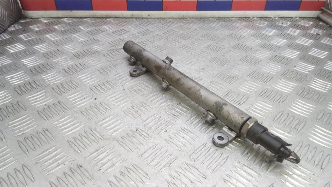 топливная рампа Jeep Grand Cherokee WK 2006, 3.0 л., дизель, АКПП, внедорожник 5 дв., A6420700695002 - фото №1