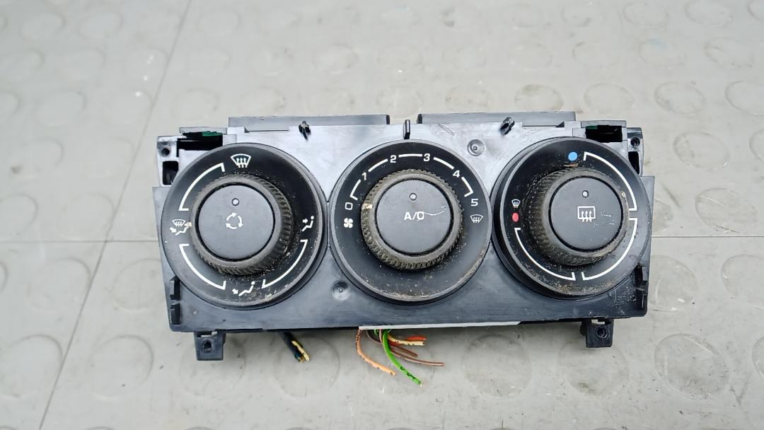 блок управления печки / климат-контроля Peugeot 3008 1 поколение 2011, 1.6 л., дизель, МКПП, хетчбэк 5 дв. - фото №1