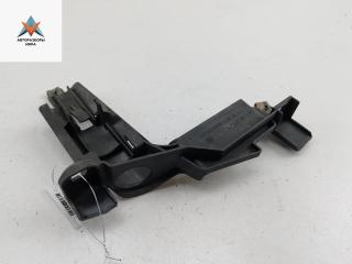 крепление фары левой BMW 3 серия E46 [рестайлинг] 2001, 2.2 л., бензин, МКПП, серый, универсал, 1301073017