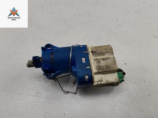 Датчик (включатель) стоп-сигнала Ford Transit 7 поколение 2008, 2.2 л., дизель, МКПП, красный, микроавтобус, 3M5T9C872AC