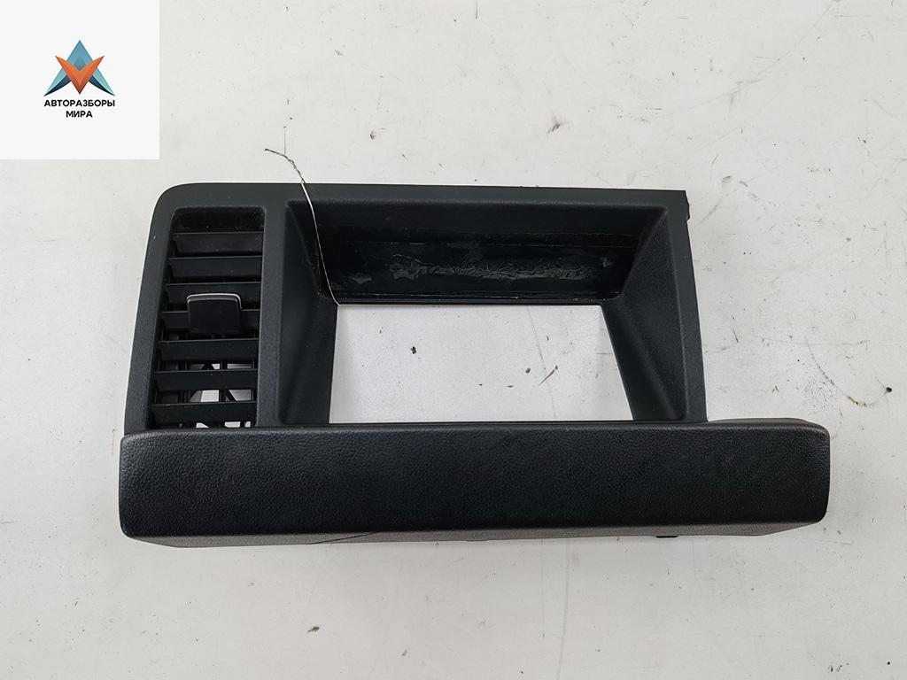 дефлектор обдува салона Nissan Murano Z50 2005, 3.5 л., бензин, АКПП, серый, внедорожник 5 дв., 68750CA000 - фото №1