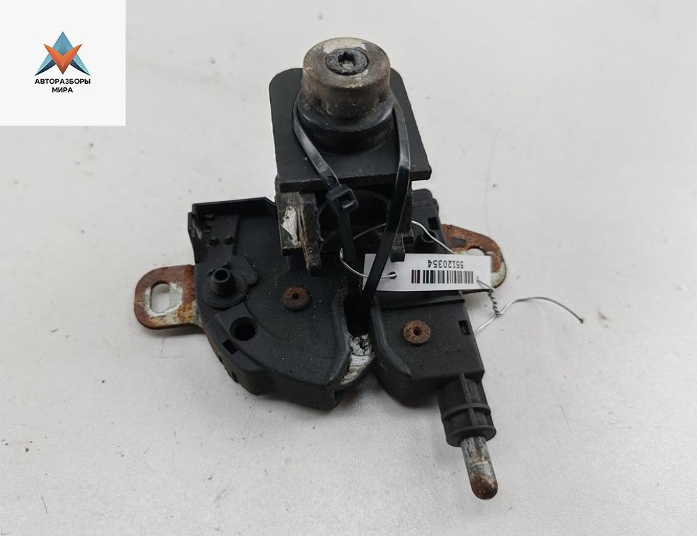 замок капота Ford Transit 6 поколение 2005, 2.0 л., дизель, МКПП, белый, микроавтобус - фото №1